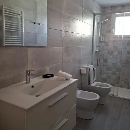 La 4 Apartment